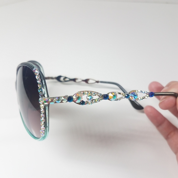 Green Rhinestone Sparkle Sunglasses - Picture 5 of 15